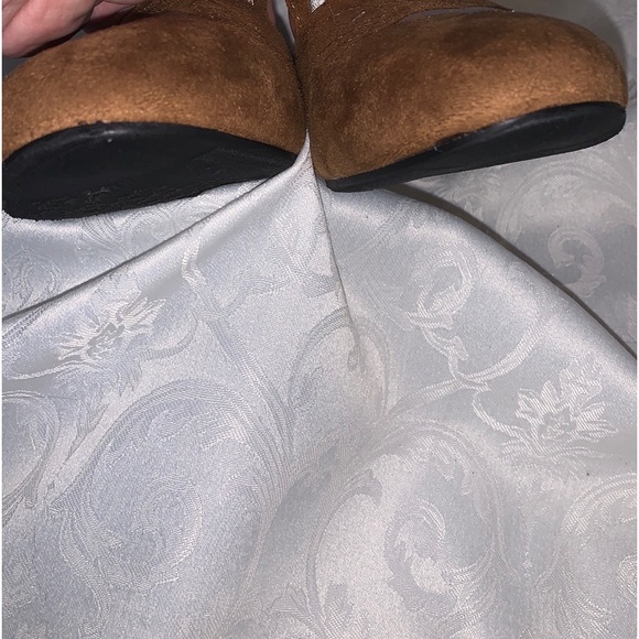 The Tog Shop Cat Loafers in Tan and Silver, size 7 M - Picture 3 of 12